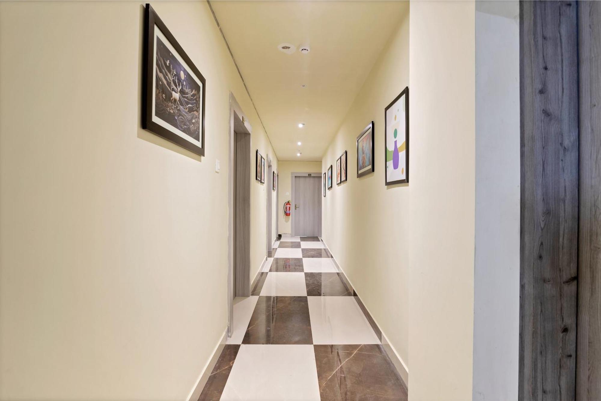 Treebo Moon Waalk Hotel Bhubaneswar Bagian luar foto
